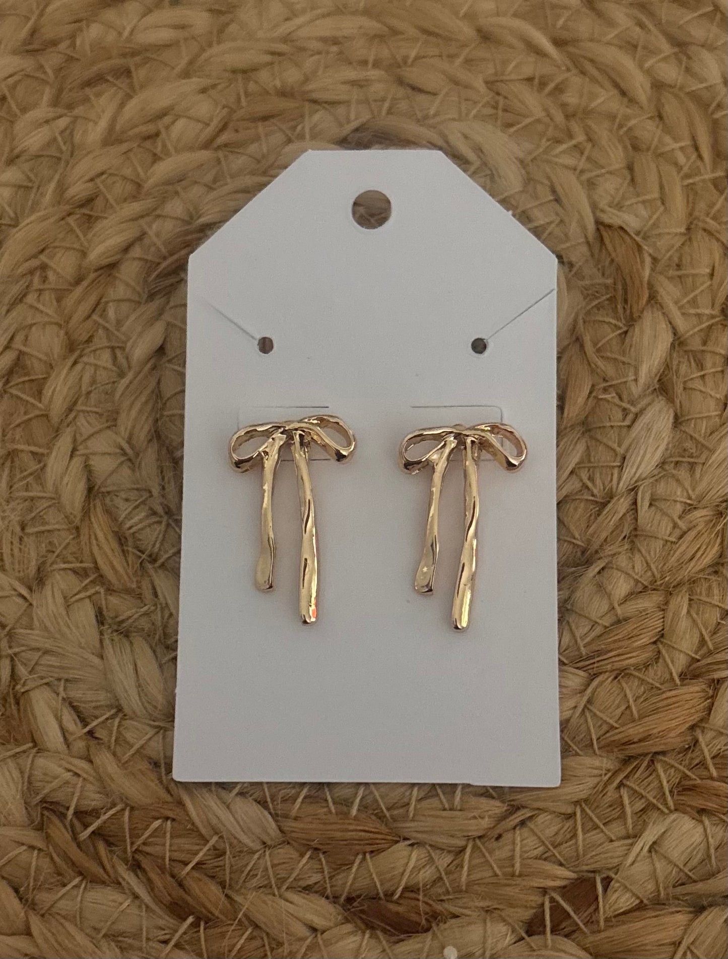 Casting Bow and Tail Earrings
