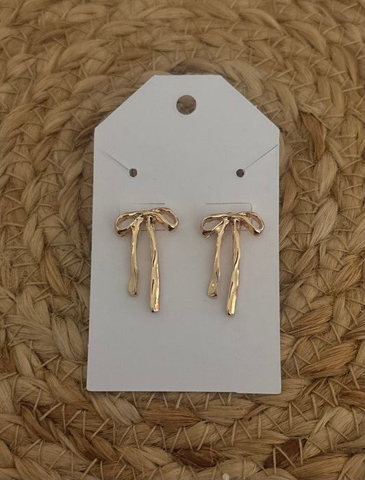 Casting Bow and Tail Earrings