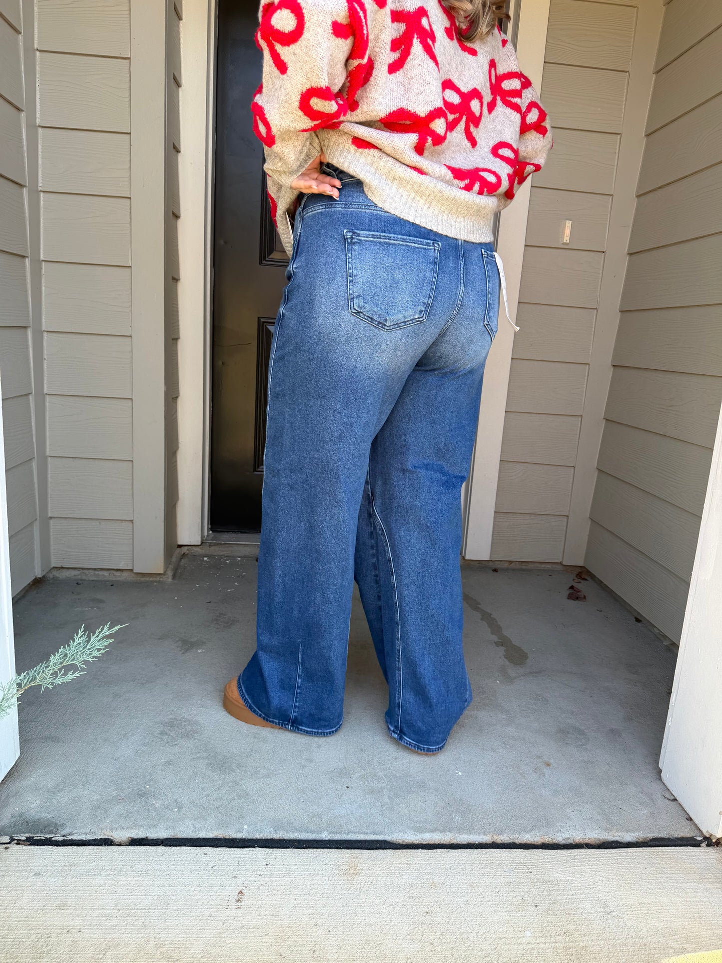 The Curvy Barrel Jeans